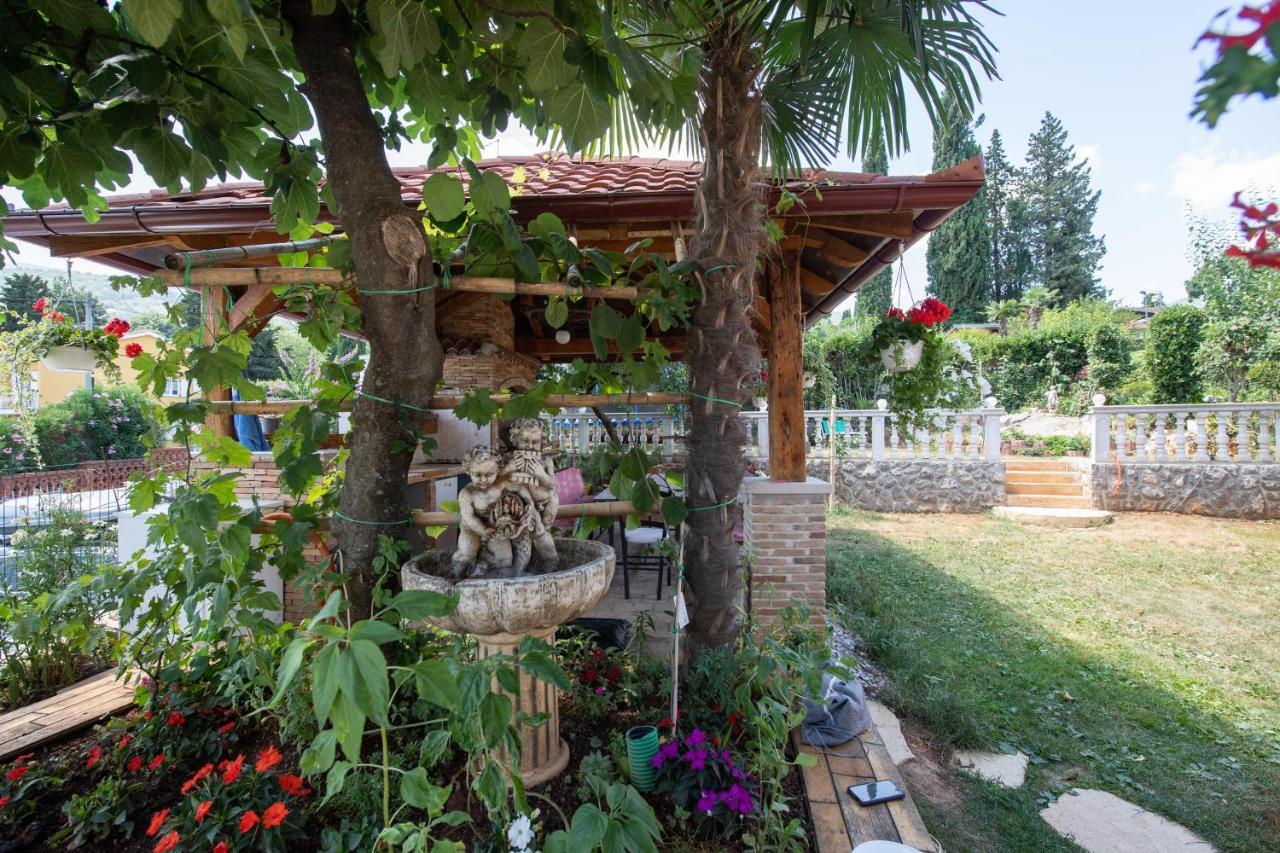 Anna-potkrovlje Apartment
