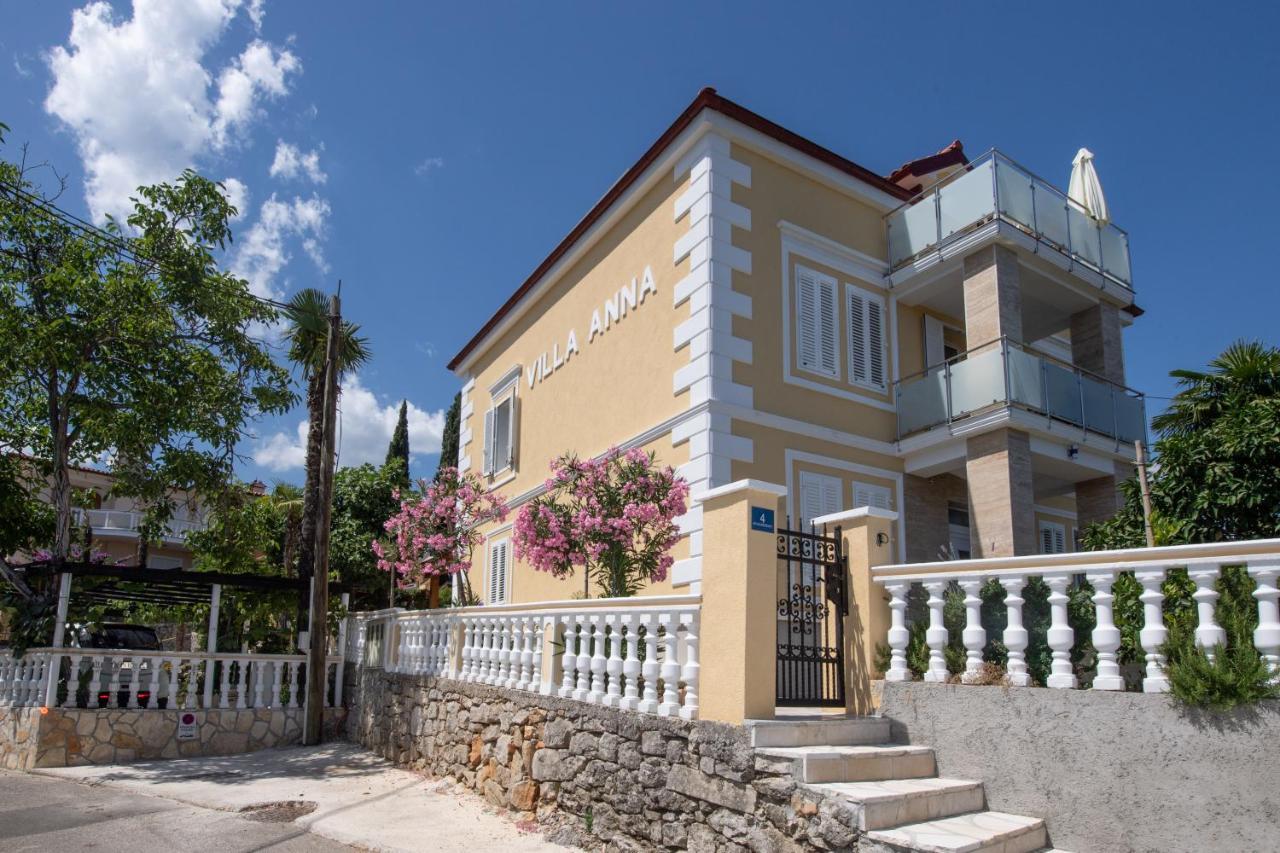 Anna-potkrovlje Apartment