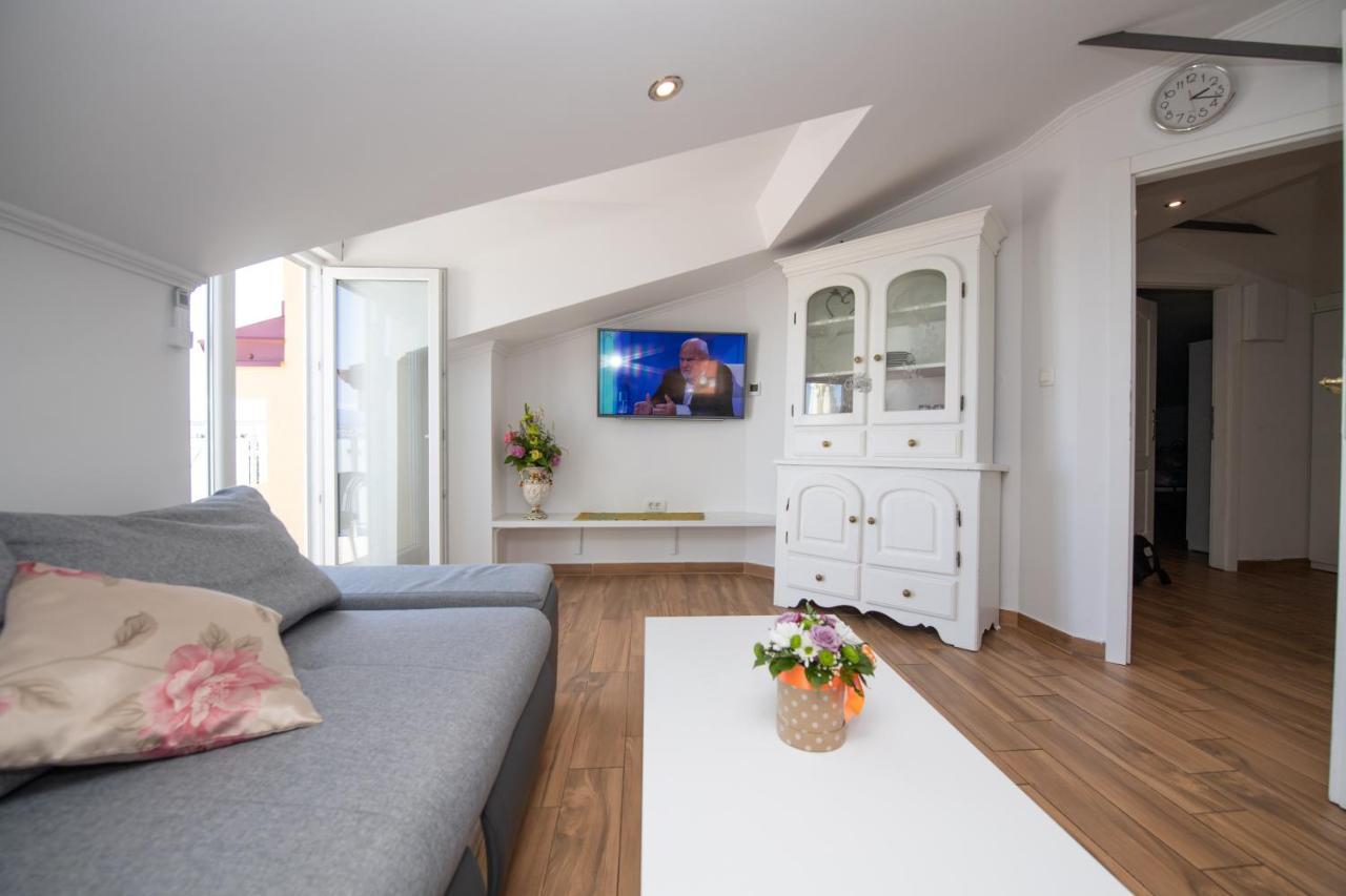 Apartment Anna-potkrovlje Ika